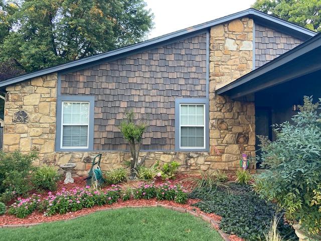Hand-Split Shake Siding - Aged Cedar Hand-Split Shake Siding - Aged Cedar